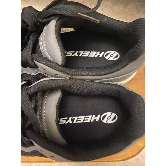 Youth Heelys – Black & Gray – Size 3 – New in Box - Picture 10 of 10